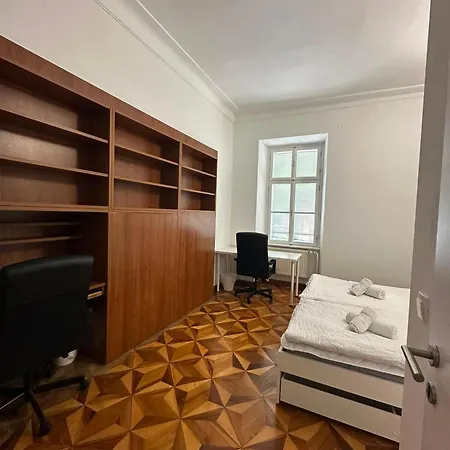 Rimska Apartment *